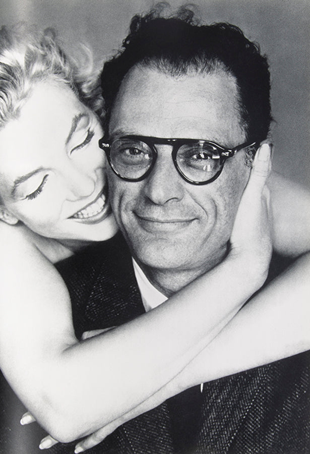 Observations is Richard Avedon's first book and is one of the key photographic books of the twentieth century, a culmination of the the creative collaboration between Richard Avedon and Alexey Brodovitch.