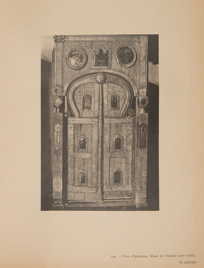 L'architecture religieuse Russe, 1st edition, by famous art historian Loukomski, bound in green cloth, with 144 black and white plates.