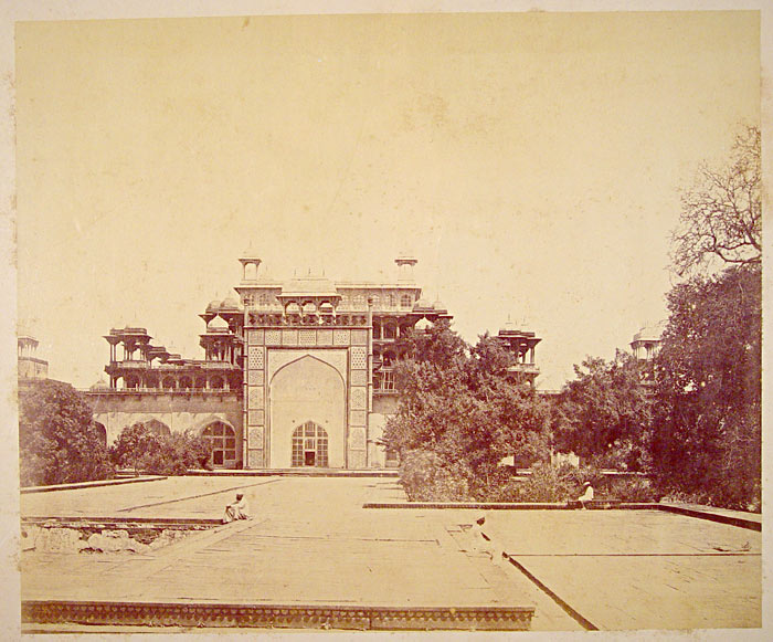 Murray recorded many famous buildings in and around Agra and produced a body of work documenting India's architecture that was unsurpassed in the 1800s�