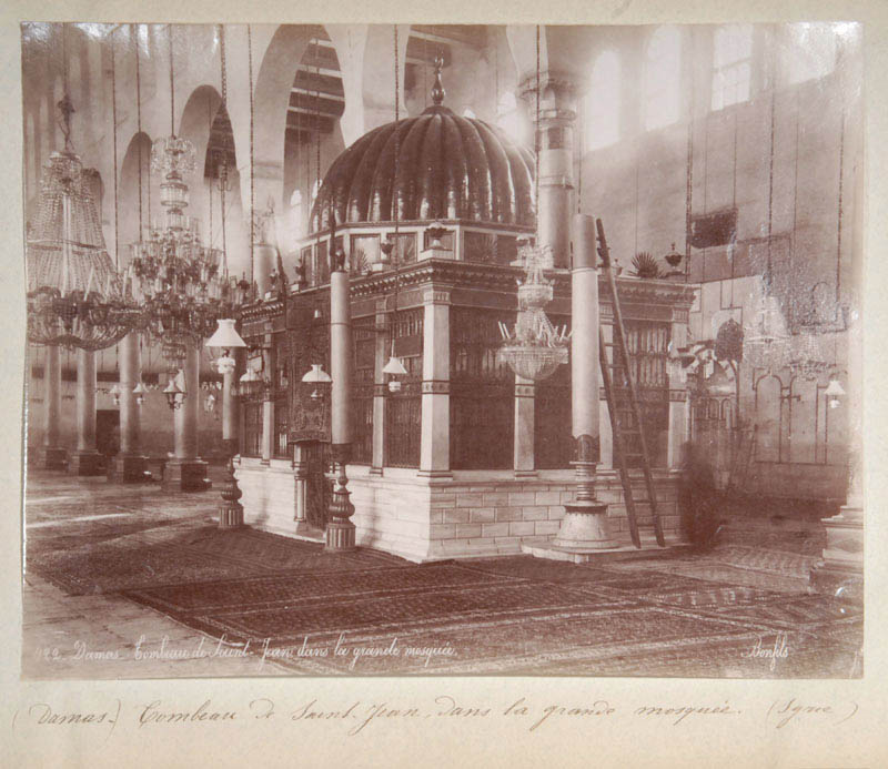 Tomb in the great mosque, Damascus.