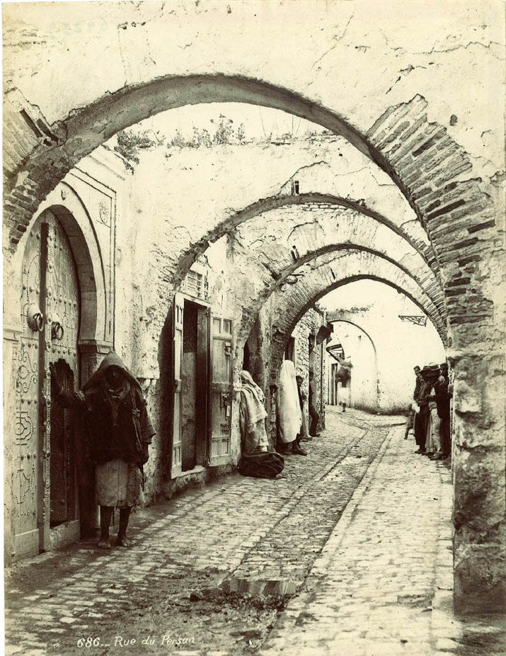 Rue du Persan.