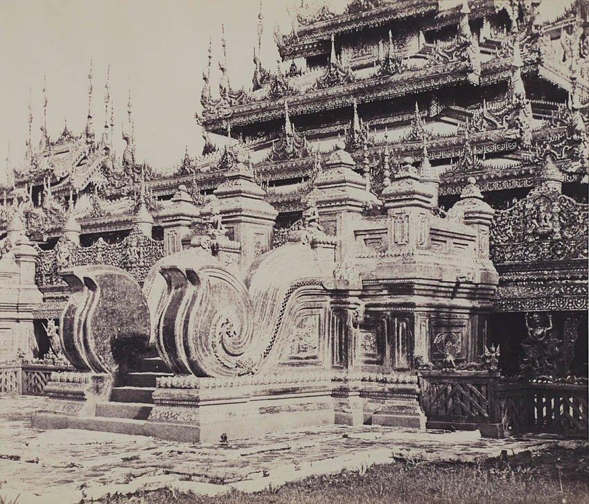 Amerapoora, steps on the south side of Maha-oung-meeay-liy-mhan kyoung.