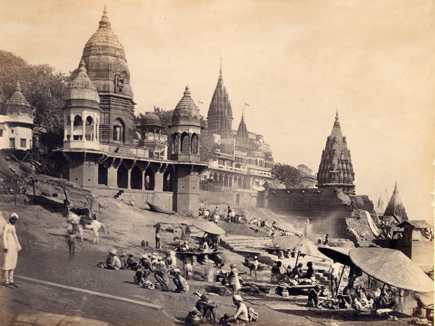 The burning ghat, Varanasi (Benares), Uttar Pradesh.