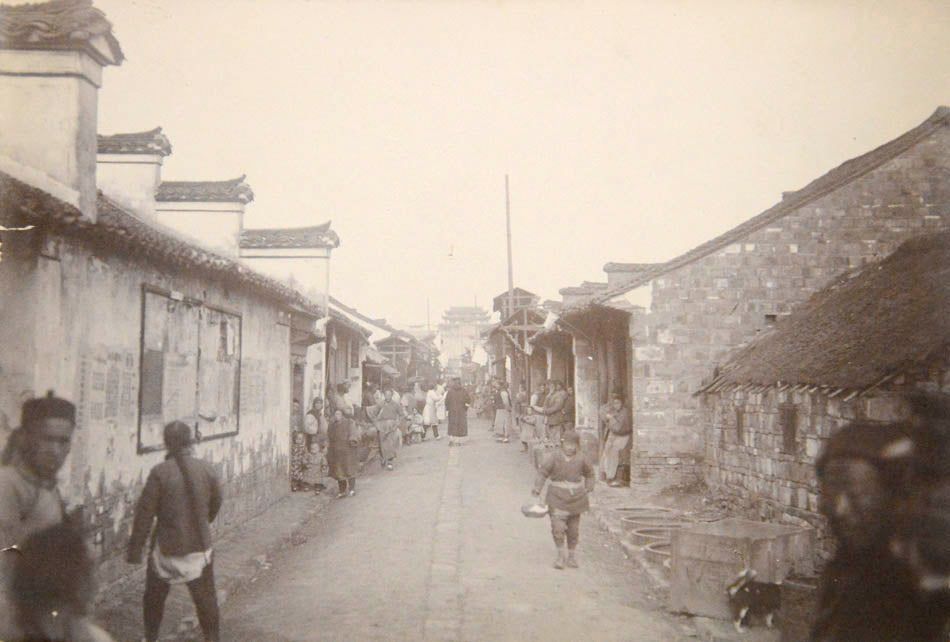 A collection of photographs recording German presence in China and Japan in the years 1908 – 1914. <br />