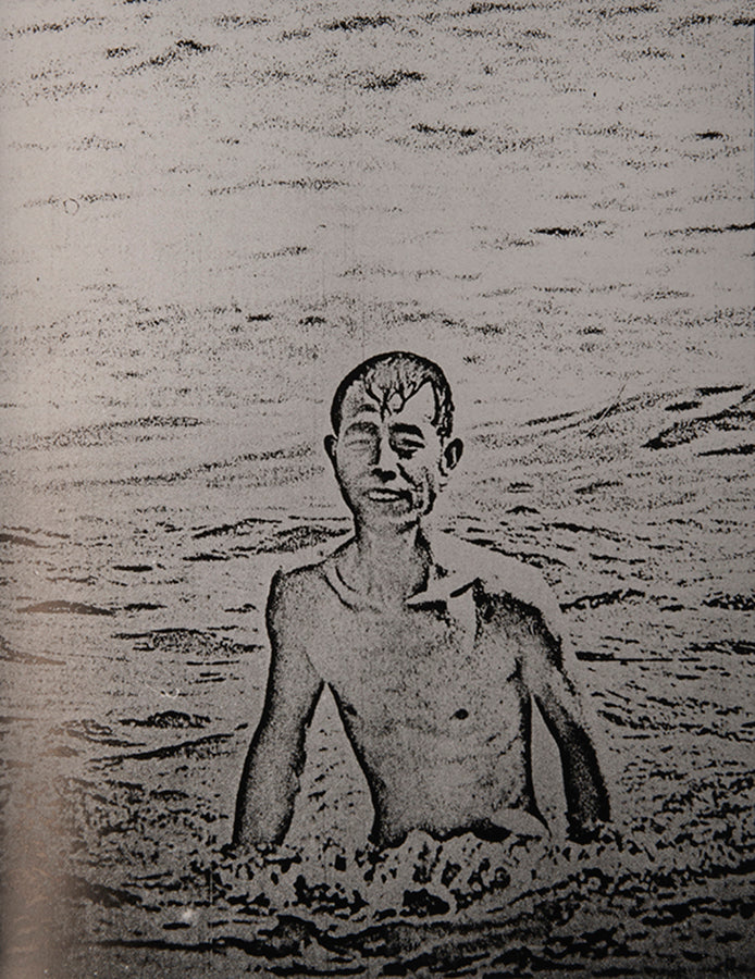 Gekko Shashin reproduces photographs from 26 of Araki's early workbooks, which he made between 1964 and 1971.