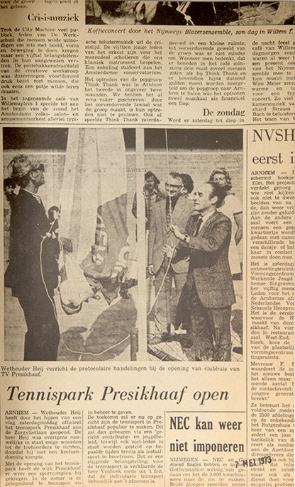 In de Krant [cover title].