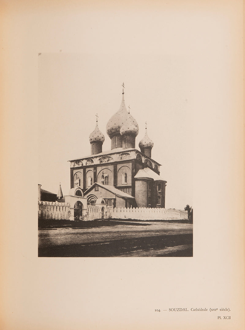 L'architecture religieuse Russe, 1st edition, by famous art historian Loukomski, bound in green cloth, with 144 black and white plates.