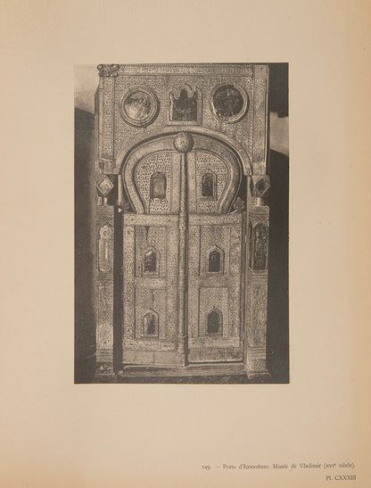 L'architecture religieuse Russe, 1st edition, by famous art historian Loukomski, bound in green cloth, with 144 black and white plates.