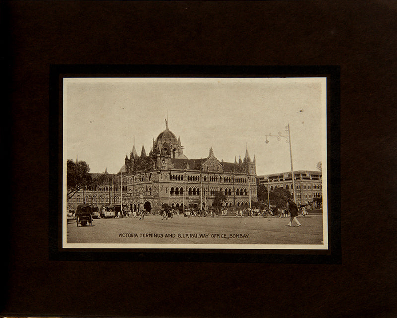 24 Choice Views of Bombay, a charming collection of phtographs of Mumbai (Bombay) as it was at the start of the twentieth century, largely focussing on the civic buildings and hotels.