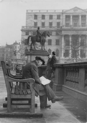 [Bench overlooking Trafalgar Square, London]