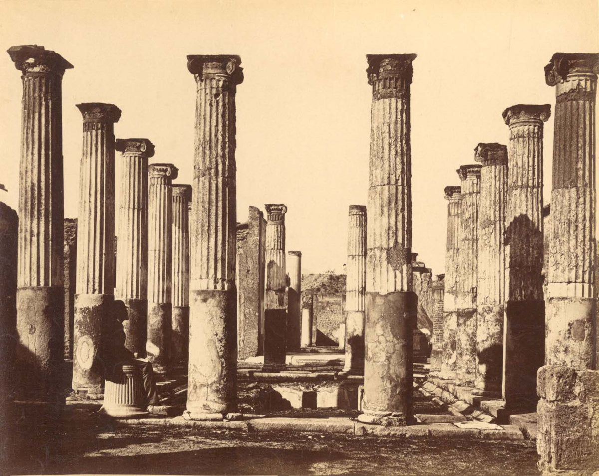 [Pompei columns].