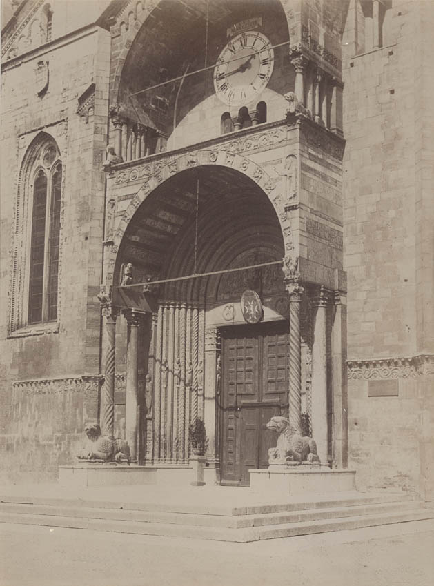 [Duomo porch, Verona].