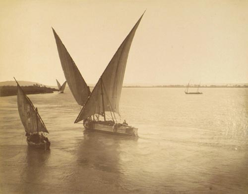 [Dhows on the river].