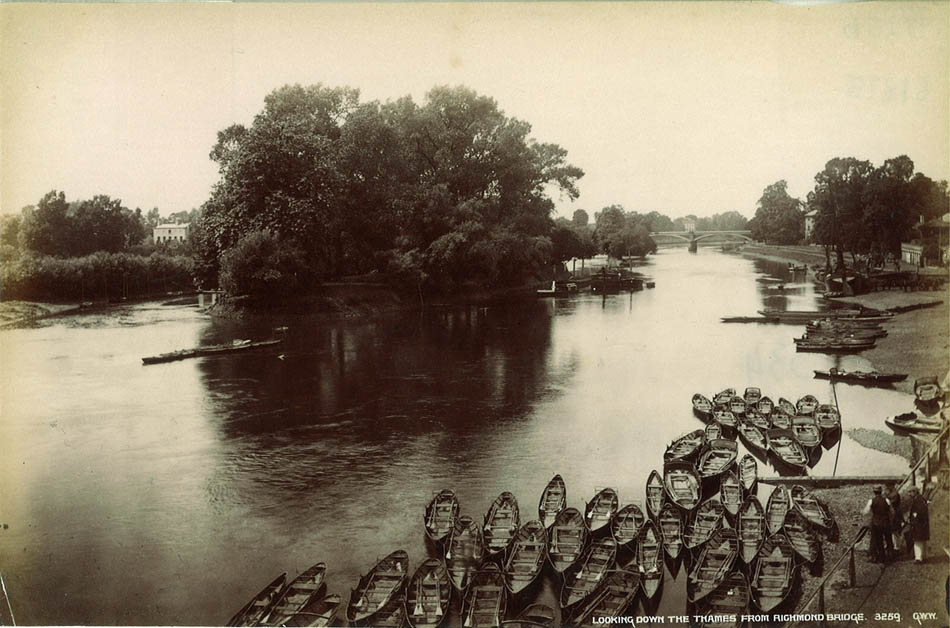 Looking down from Richmond Bridge.