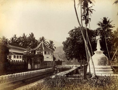[Buddha Temple, Ceylon].