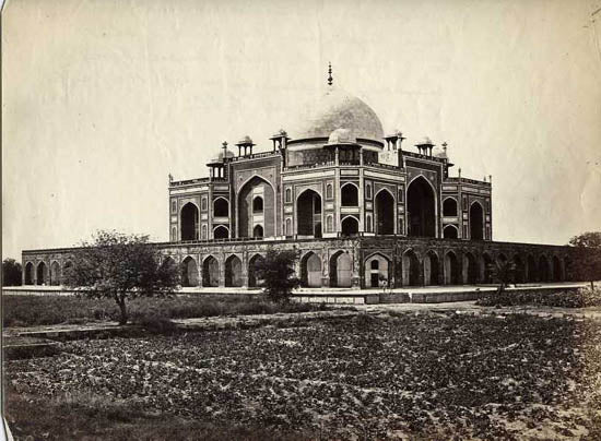 Mausoleum of Emperor Humayoon, Delhi, Uttar Pradesh.