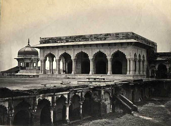 [The Diwan-i-Khas in the Fort, Agra].