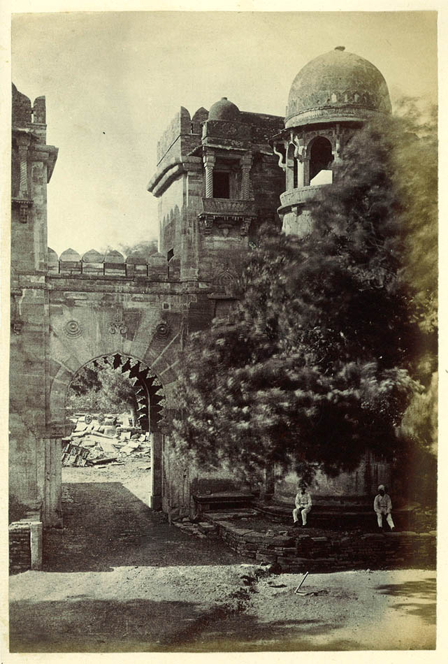 [Archway, India].