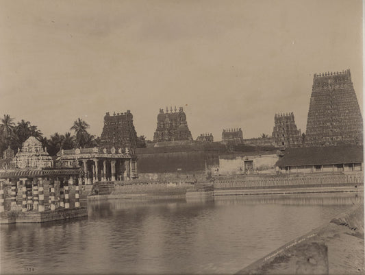 Sarangapany temple with tank.