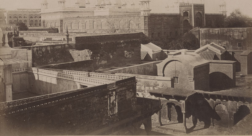 Moti Masjid with fort, Agra, Uttar Pradesh.