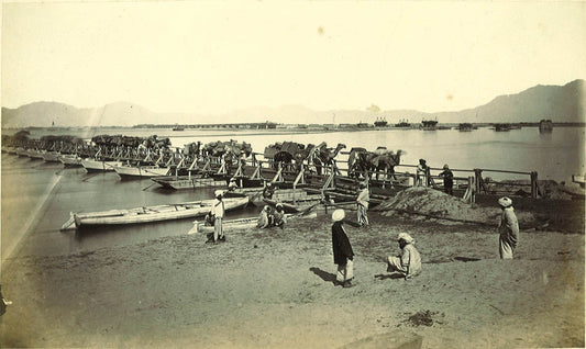 Baggage of the 39th Reg. crossing the Chenab at Wuzzirabad.