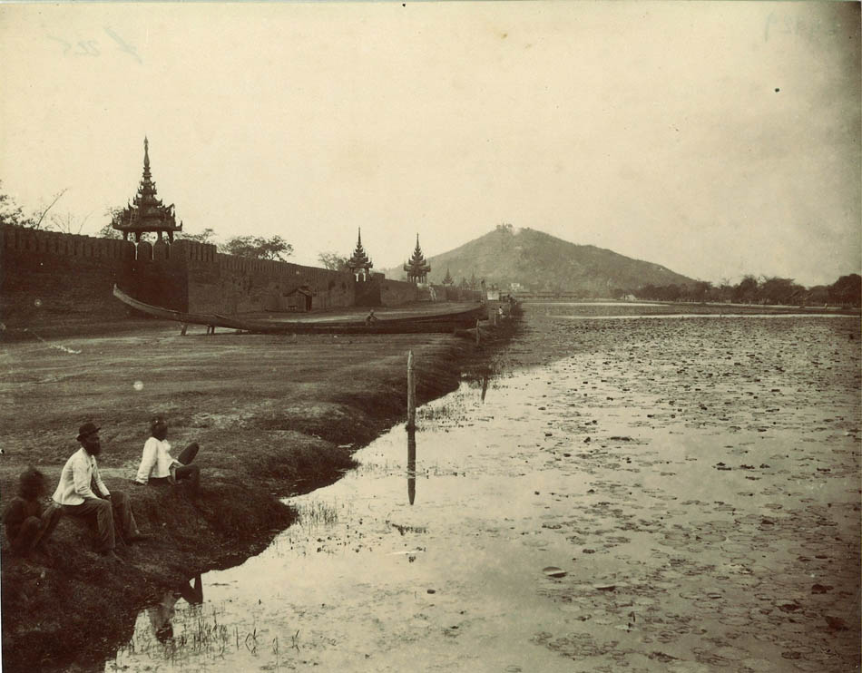 Wall of moat surrounding Mandalay.