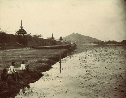 Wall of moat surrounding Mandalay.