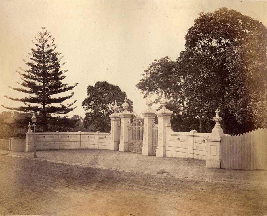 [Entrance to Botanic Garden, Sydney].
