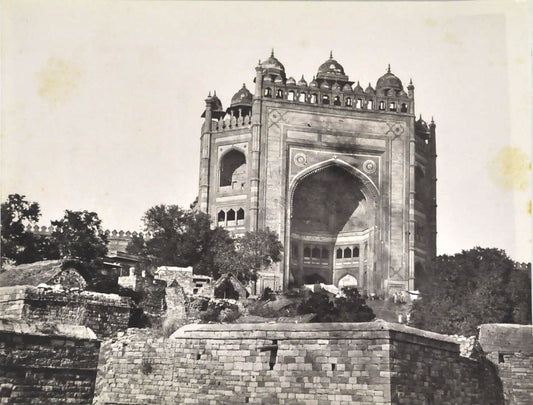 [The Buland Darwaza or Great Gate at Fatepur Sikri].
