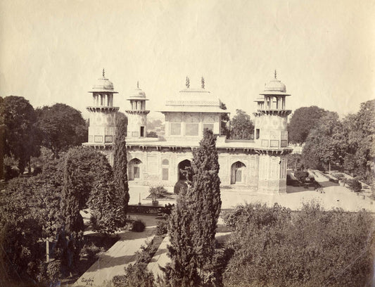 The tomb of Itimad-ud-Dawlah, Agra, Uttar Pradesh.