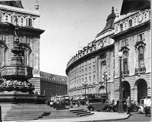 Piccadilly Circus, London.
