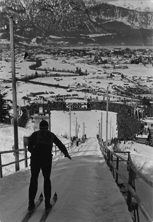 Olympia: Coming down the skiing course.